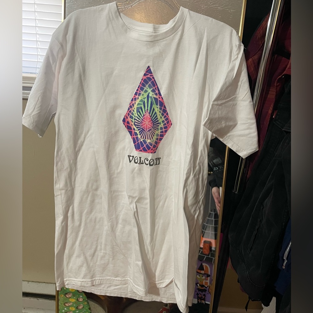 Volcom- Large - Tagless + 100% cotton men’s shirt